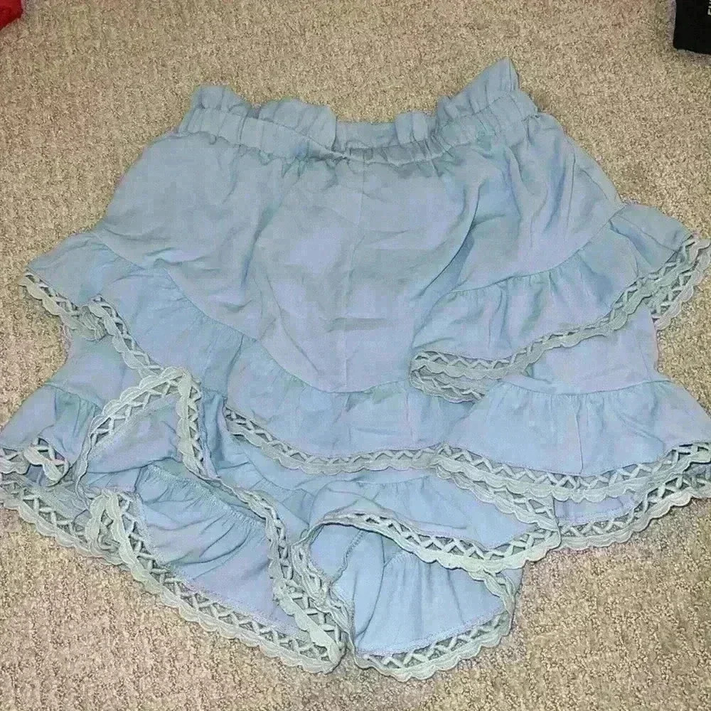 BOOHOO DOUBLE FRILL LACE TRIM SHORTS - Picture 3 of 4
